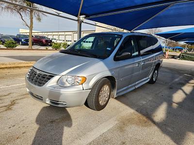 Used 2007 Chrysler Town and Country - photo 1