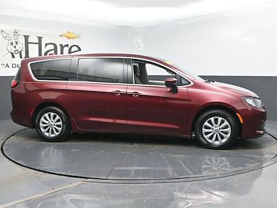 Used 2017 Chrysler Pacifica - photo 1
