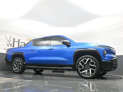 2025 Chevrolet Silverado EV Crew Cab AWD Pickup for sale #HCVP252508 - photo 2