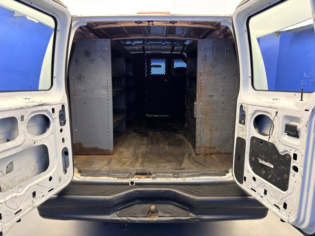 Used 2007 Ford E-250 - photo 2