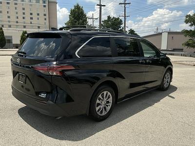 2022 Toyota Sienna FWD Minivan for sale #P21497A - photo 2