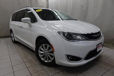 2019 Chrysler Pacifica FWD Minivan for sale #KR554639 - photo 1