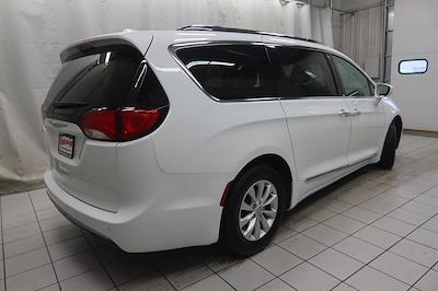 2019 Chrysler Pacifica FWD Minivan for sale #KR554639 - photo 2