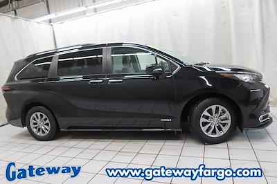 Used 2021 Toyota Sienna XLE FWD Minivan for sale #PC241140A - photo 1