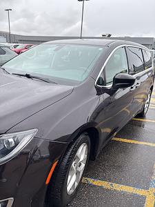 2017 Chrysler Pacifica FWD Minivan for sale #SJ245567B - photo 1