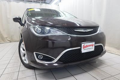 2017 Chrysler Pacifica FWD Minivan for sale #SJ245567B - photo 2