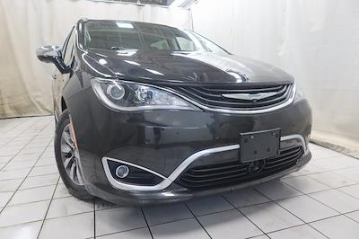 Used 2019 Chrysler Pacifica Limited Minivan for sale #TR120954B - photo 2