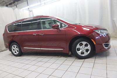 Used 2017 Chrysler Pacifica - photo 1