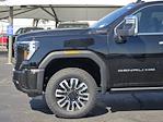 New 2025 GMC Sierra 2500 Denali Ultimate Crew Cab 4WD Pickup for sale #153190 - photo 5