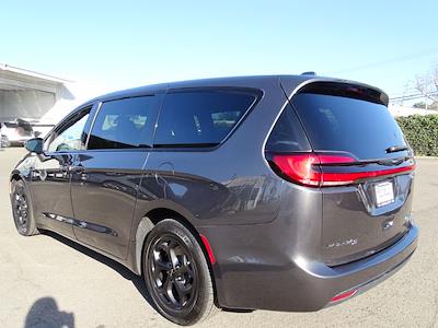 Used 2022 Chrysler Pacifica Touring L Minivan for sale #33278 - photo 2
