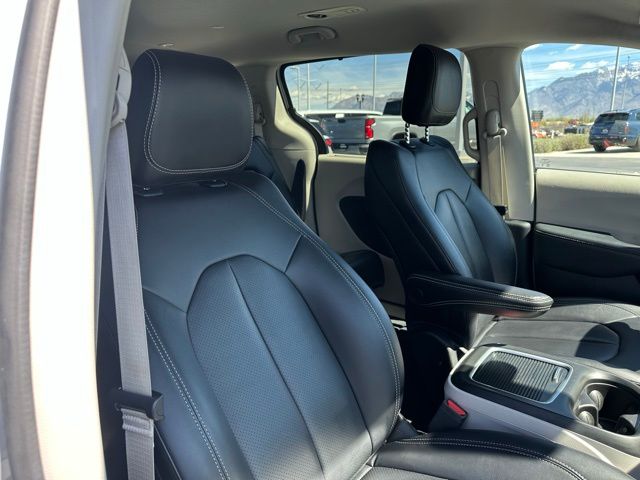 Used 2024 Chrysler Pacifica - photo 21