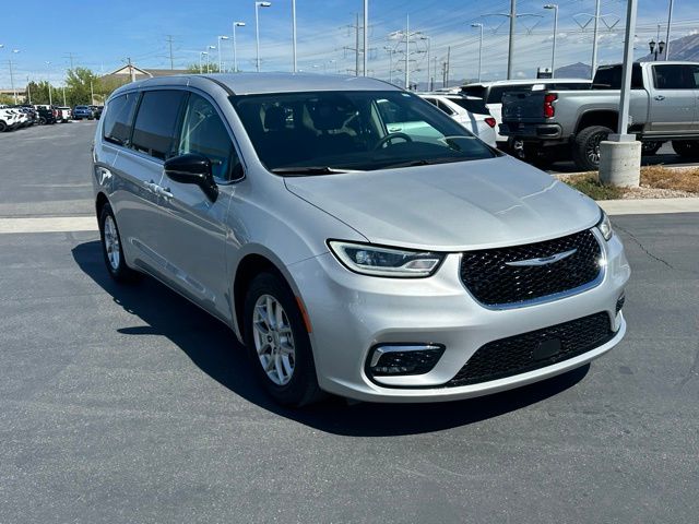 Used 2024 Chrysler Pacifica - photo 30