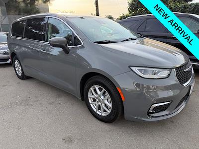 Used 2023 Chrysler Pacifica Touring L Minivan for sale #11418 - photo 2