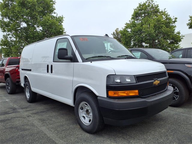 2025 Chevrolet Express Cargo