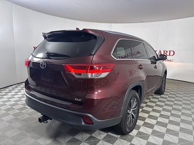 Used 2017 Toyota Highlander SE for sale #252802B - photo 2
