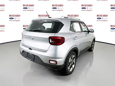 2024 Hyundai Venue FWD SUV for sale #253081A - photo 2