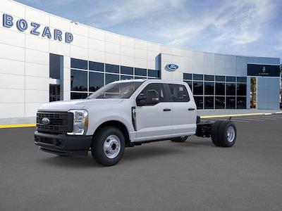 New 2025 Ford F-350 Crew Cab Cab Chassis for sale #253411 - photo 1