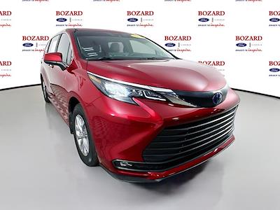 2025 Toyota Sienna FWD Minivan for sale #253658A - photo 1