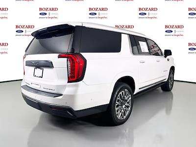 Used 2023 GMC Yukon XL - photo 1