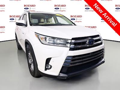 Used 2019 Toyota Highlander - photo 1