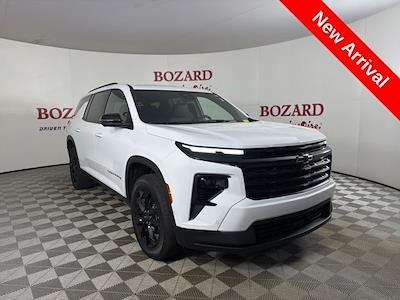 Used 2025 Chevrolet Traverse - photo 1