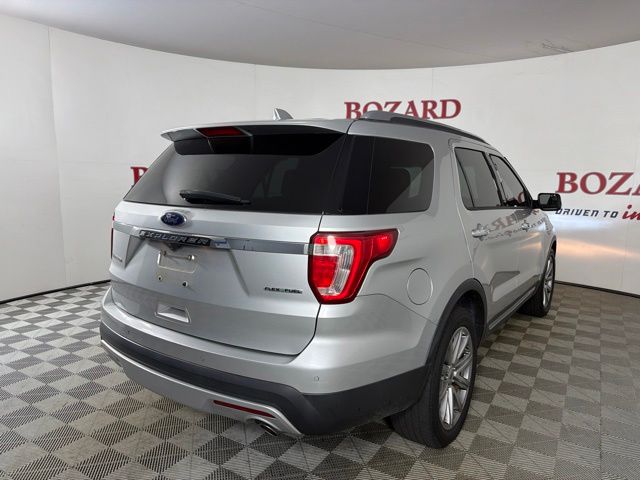 Used 2016 Ford Explorer - photo 2