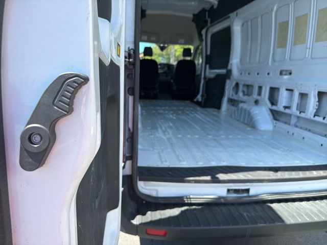 Used 2023 Ford Transit 250 - photo 32