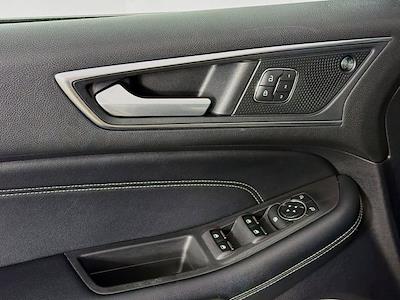 Used 2022 Ford Edge - photo 2