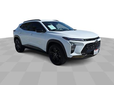 Used 2025 Chevrolet Trax - photo 1