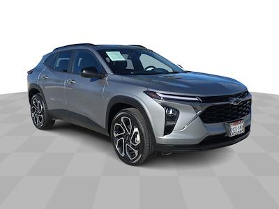 Used 2025 Chevrolet Trax - photo 1