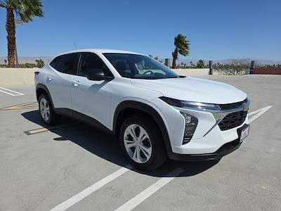 Used 2025 Chevrolet Trax - photo 1