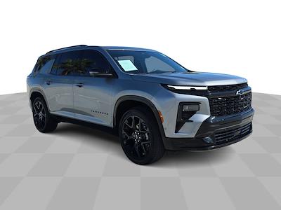 Used 2025 Chevrolet Traverse - photo 1