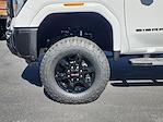 New 2025 GMC Sierra 2500 SLT Crew Cab 4WD Pickup for sale #25-8033 - photo 33