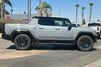 New 2025 GMC Hummer EV Pickup 2X Crew Cab 4WD Pickup for sale #G25710 - photo 2
