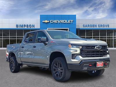 New 2025 Chevrolet Silverado 1500 LT Crew Cab 4x4 Pickup for sale #354660 - photo 1