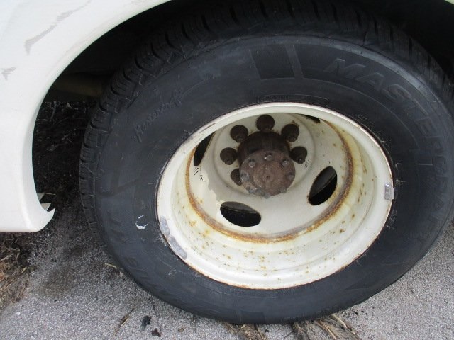 Used 2018 Ford E-450 - photo 32