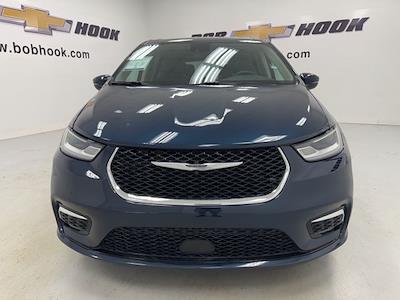 Used 2023 Chrysler Pacifica - photo 2