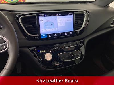 Used 2025 Chrysler Pacifica - photo 1