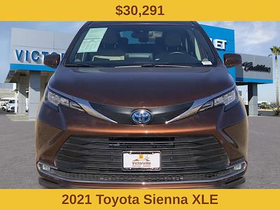 2021 Toyota Sienna FWD Minivan for sale #F252371A - photo 2