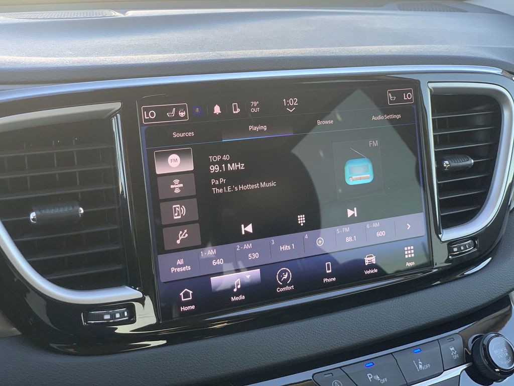 Used 2023 Chrysler Pacifica - photo 11