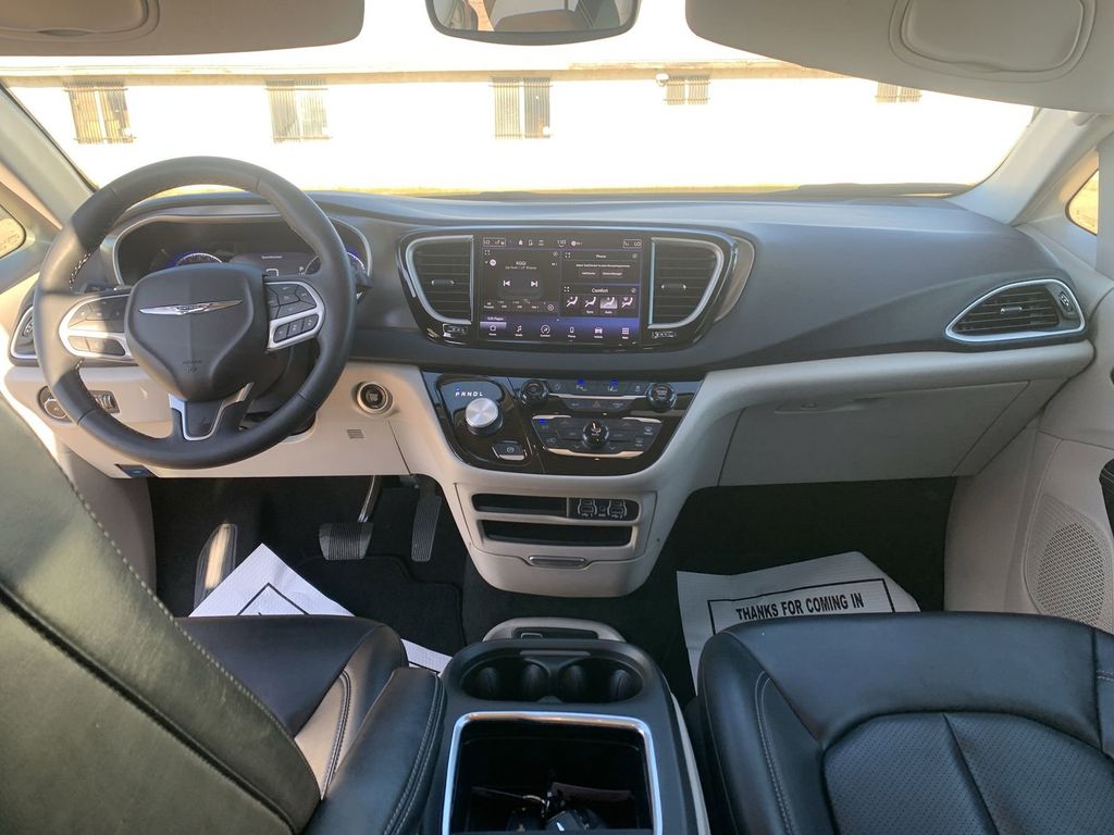 Used 2023 Chrysler Pacifica - photo 19