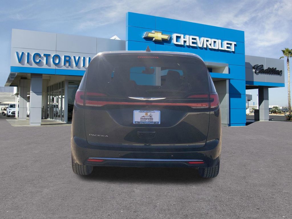 Used 2023 Chrysler Pacifica - photo 6