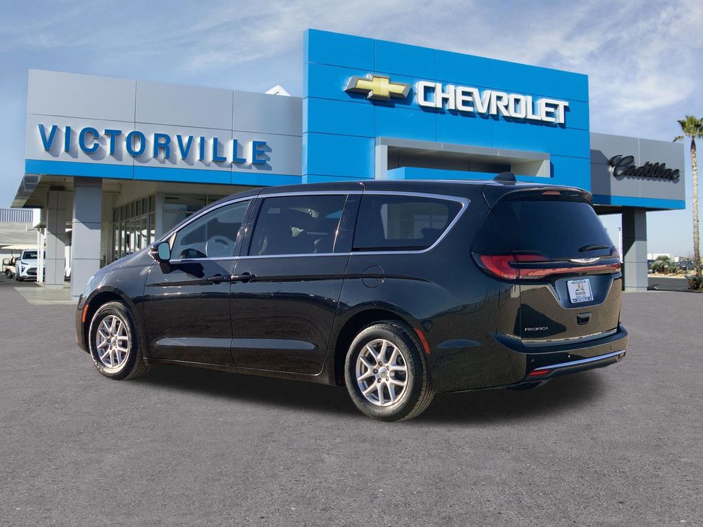 Used 2023 Chrysler Pacifica - photo 7
