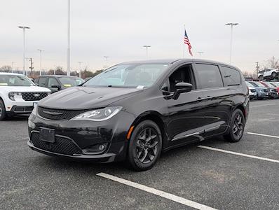 Used 2019 Chrysler Pacifica - photo 1