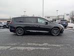 2019 Chrysler Pacifica FWD Minivan for sale #KR593871 - photo 3