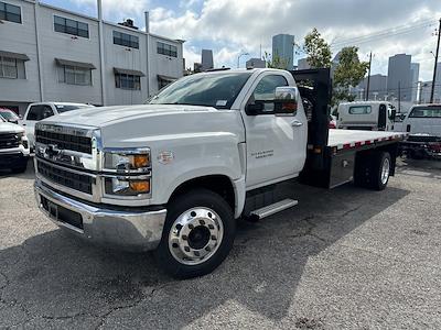 2024 Chevrolet Silverado 5500 Regular Cab DRW 2WD, Flatbed Truck for sale #RH784001 - photo 1