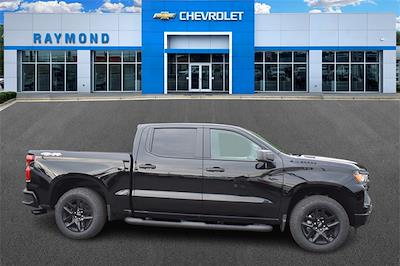 New 2025 Chevrolet Silverado 1500 Custom Crew Cab 4x4 Pickup for sale #46977 - photo 2
