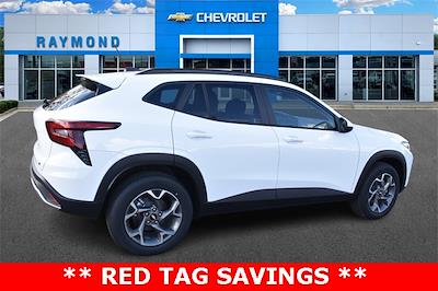 2025 Chevrolet Trax FWD SUV for sale #47310 - photo 2