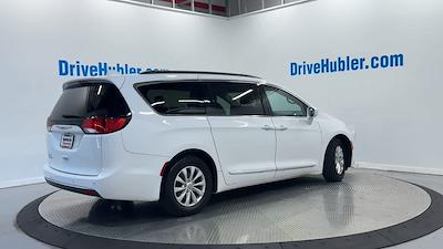 2017 Chrysler Pacifica FWD Minivan for sale #260234B - photo 2