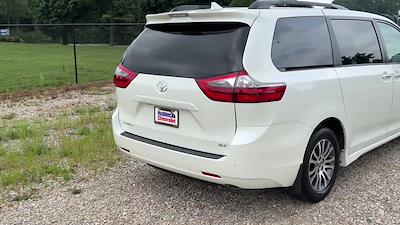 Used 2020 Toyota Sienna XLE FWD Minivan for sale #P13440 - photo 2